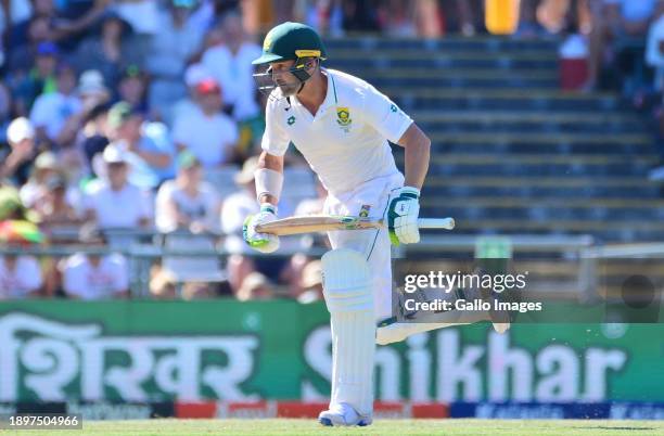 Dean Elgar of South Africa during day 1 of the 2nd Test match between South Africa and India at Newlands Cricket Ground on January 03, 2024 in Cape...