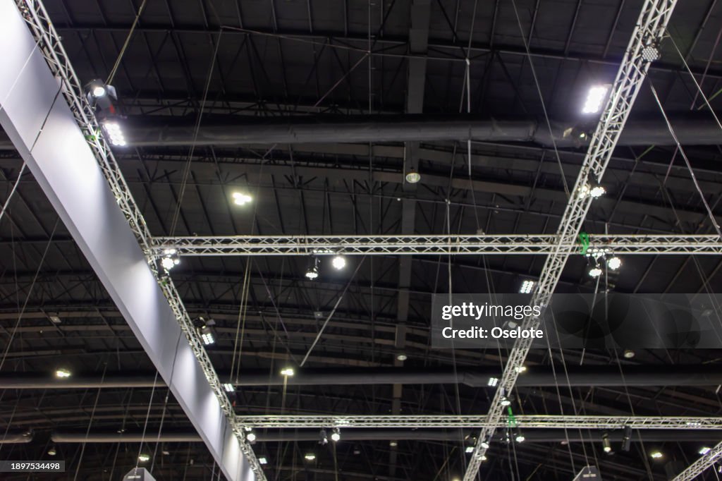 Structure Of A Truss Steel Building Interior Roof Design And Lighting ...