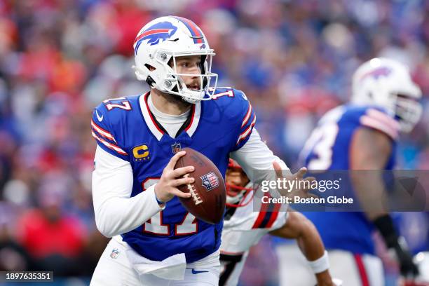 Orchard Park, NY Buffalo Bills QB Josh Allen scrambles in the second half. The Bills beat the New England Patriots, 27-21.