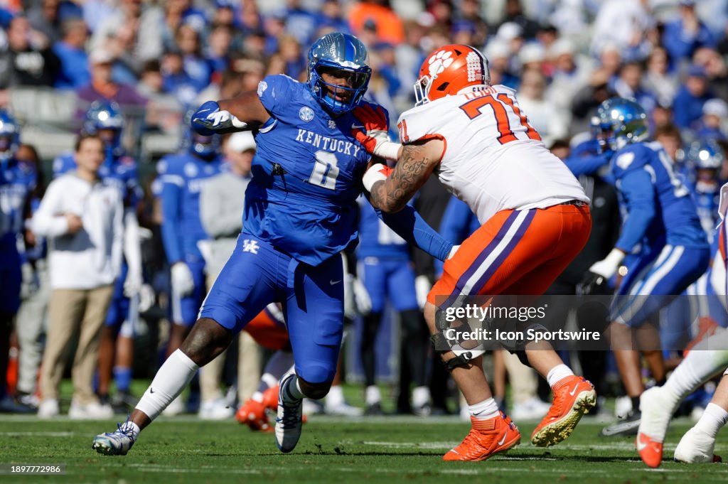 COLLEGE FOOTBALL: DEC 29 TaxSlayer Gator Bowl - Clemson vs Kentucky