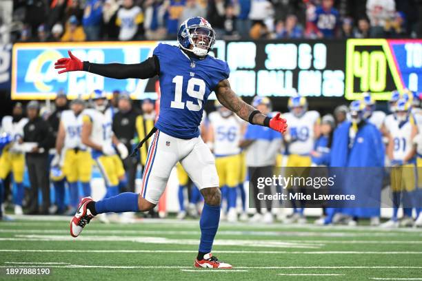 Isaiah Simmons of the New York Giants celebrates after a sack during the second half against the Los Angeles Rams at MetLife Stadium on December 31,...