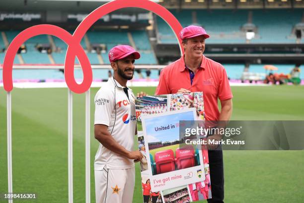Glenn McGrath poses for a photo with Hasan Ali of Pakistan before a team photo ahead of the Third Test Match between Australia and Pakistan at Sydney...