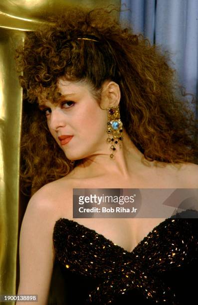 Performer and Actress Bernadette Peters backstage at the Academy Awards Show, March 30, 1987 in Los Angeles, California.