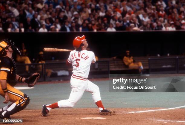 Johnny Bench of the Cincinnati Reds bats against the Pittsburgh Pirates during a Major League Baseball game circa 1977 at Riverfront Stadium in...