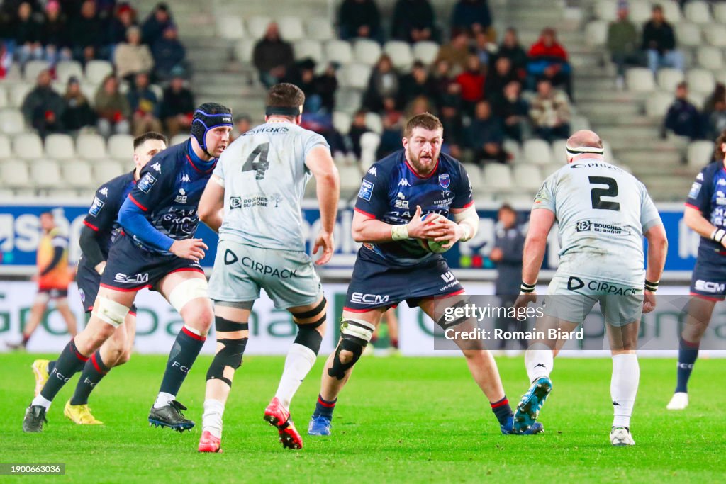 Provence Rugby Club Giorgi JAVAKHIA of Grenoble and Jean-Chales ORIOLI of Provence Rugby ...