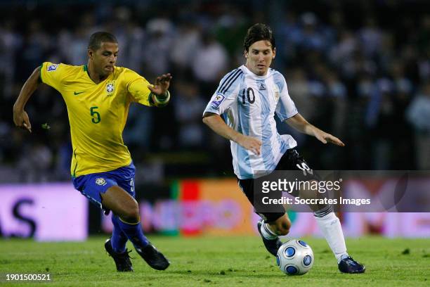 Argentina Lionel Messi Brazil Felipe Melo during the World Cup Qualifier match between Argentina v Brazil on September 5, 2009