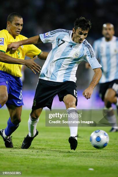 Argentina Jesus Datolo Brazil Gilberto Silva during the World Cup Qualifier match between Argentina v Brazil on September 5, 2009