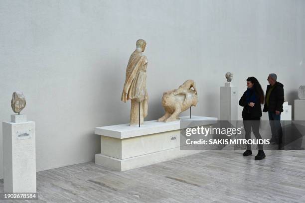 Polycentric Greek 242 Vergina Greece Stock Photos, High-Res Pictures, and Images - Getty ...