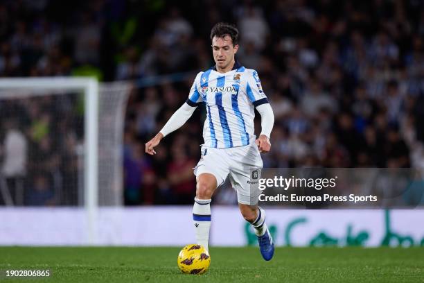 Martin Zubimendi of Real Sociedad in action during the LaLiga EA Sports match between Real Sociedad and Deportivo Alaves at Reale Arena on January 2...