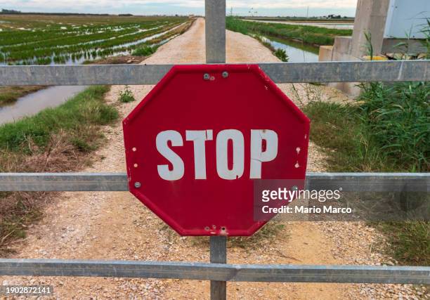 stop on rural road - tarragona province stock pictures, royalty-free photos & images