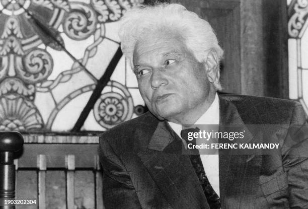 Derrida Computer 105 Derrida Stock Photos, High-Res Pictures, and Images - Getty Images