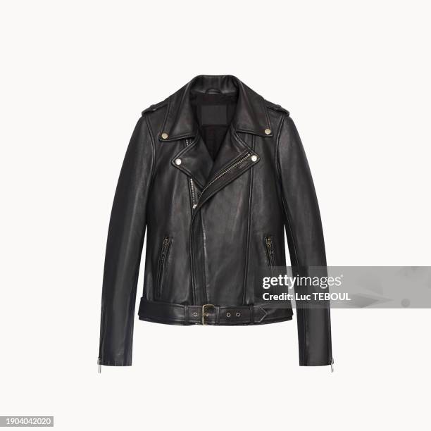 women's black leather jacket - chaqueta de cuero fotografías e imágenes de stock