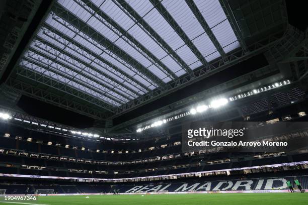 General view inside the stadium as the newly constructed roof is seen prior to the LaLiga EA Sports match between Real Madrid CF and RCD Mallorca at...