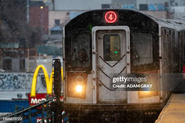 Brox Train 5,462 Bronx Train Stock Photos, High-Res Pictures, and Images - Getty ...