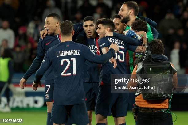 Kylian Mbappe, Achraf Hakimi, Lucas Beraldo, Marquinhos, PSG goalkeeper Gianluigi Donnarumma celebrate the victory following the Trophee des...