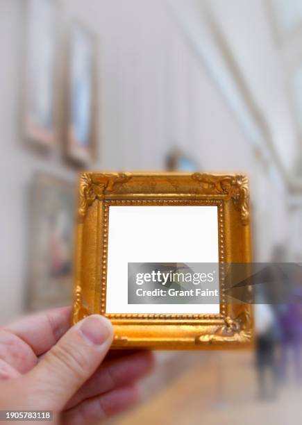 small picture frame. - inauguración-de-galería fotografías e imágenes de stock