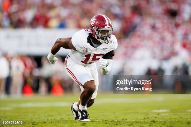 Linebacker Dallas Turner of the Alabama Crimson Tide runs around the edge during the CFP Semifinal Rose Bowl Game against the Michigan Wolverines at...