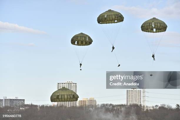 Airborne Ranger Jsdf 372 Jsdf Parachute Stock Photos, High-Res Pictures, and Images - Getty ...