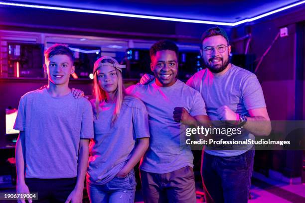 Gamer Crowd 208 Esport Crowd Stock Photos, High-Res Pictures, and Images - Getty Images