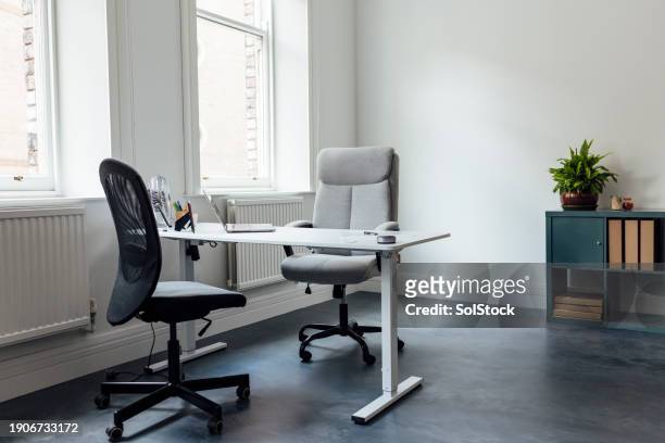 corporate business office - büro stock pictures, royalty-free photos & images
