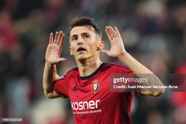 Ante Budimir of CA Osasuna celebrates after scoring their team's first goal during the LaLiga EA Sports match between CA Osasuna and UD Almeria at...