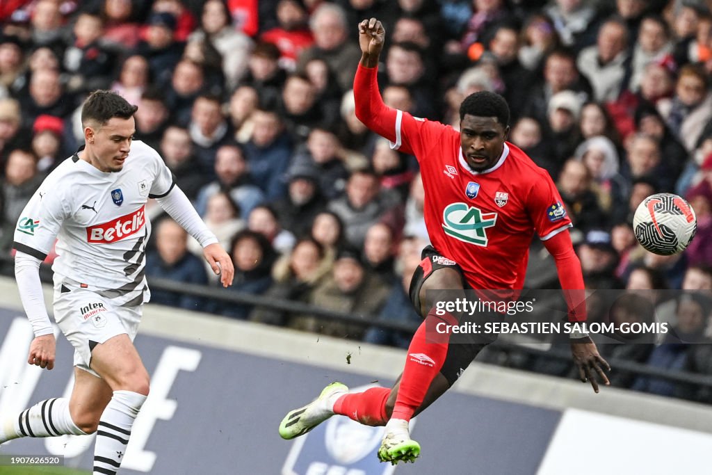 TOPSHOT-FBL-FRA-CUP-GUINGAMP-RENNES