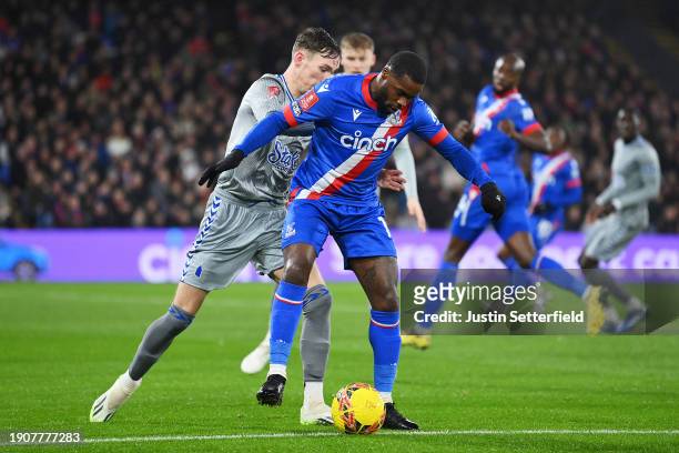 Jeffrey Schlupp of Crystal Palace and James Garner of Everton battle for the ball during the Emirates FA Cup Third Round match between Crystal Palace...