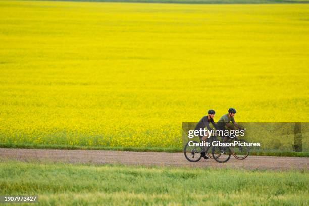 gravel bike ride - road cycling stock pictures, royalty-free photos & images
