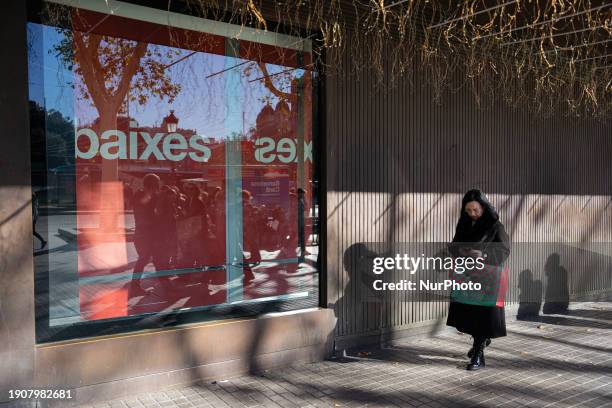 People are taking advantage of the weekend to shop in the city center on the first day of winter sales in Barcelona, Spain, on January 7, 2024. El...