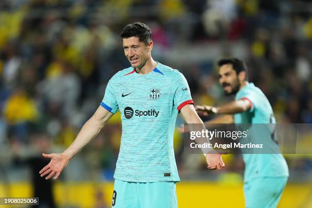 Robert Lewandowski of FC Barcelona reacts during the LaLiga EA Sports match between UD Las Palmas and FC Barcelona at Estadio Gran Canaria on January...