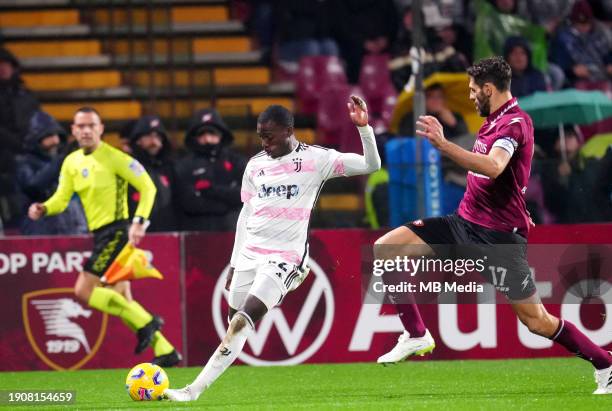 Timothy Weah of Juventus FC competes for the ball with Federico Fazio of US Salernitana ,during the Serie A TIM match between US Salernitana and...