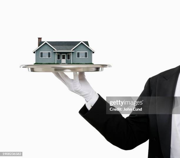 housing market servicing - silbertablett stock-fotos und bilder