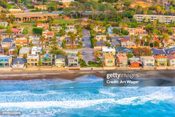 häuser an der küste von del mar in kalifornien - südkalifornien stock-fotos und bilder