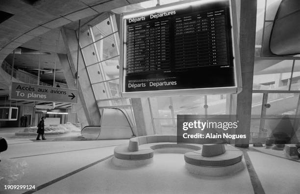 Derniers préparatifs à l’aéroport de Roissy-Charles de Gaulle, le plus moderne d’Europe, avant son inauguration du 8 mars, à Roissy-en-France, le 27...