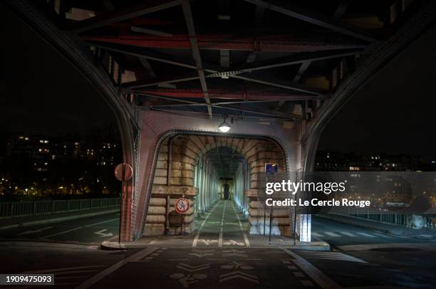 Under Bridge Under Bridge City Photos and Premium High Res Pictures - Getty Images