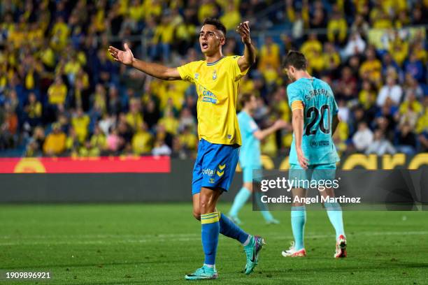 Sergi Cardona of UD Las Palmas reacts during the LaLiga EA Sports match between UD Las Palmas and FC Barcelona at Estadio Gran Canaria on January 04,...