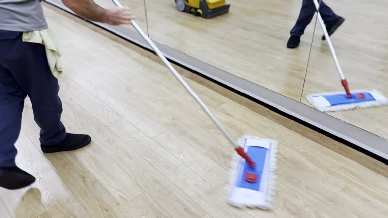 https://media.gettyimages.com/id/1909928950/video/professional-cleaning-at-the-gym-janitorial-excellence.jpg?b=1&s=640x640&k=20&c=M0pObhJkQ7CwPu97wVJHmPMHEDnidznctMXqXeNqR1I=
