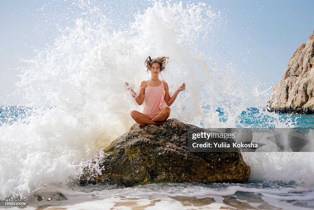 Child having fun on the ocean