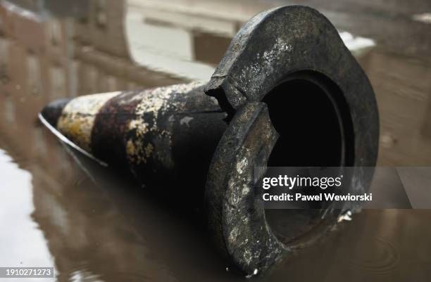 914 Puddle Sign Stock Photos, High-Res Pictures, and Images - Getty Images