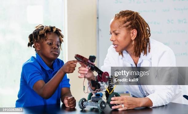 Robotics Student Table 1,312 Robotics Table Stock Photos, High-Res Pictures, and Images ...