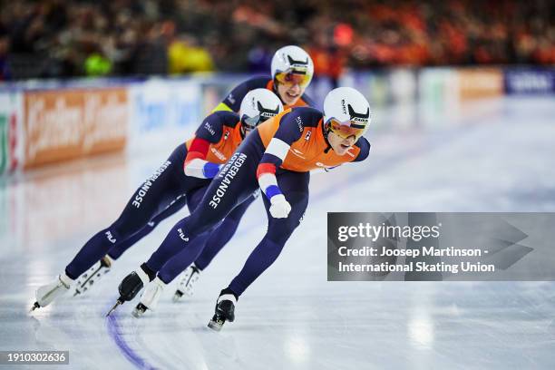 Team Netherlands compete in the Men's Team Pursuit during ISU European Speed Skating Championships at Thialf on January 05, 2024 in Heerenveen,...