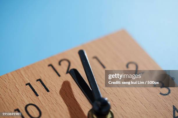 7 Number Clock 590 Number 7 Clock Stock Photos, High-Res Pictures, and Images - Getty ...
