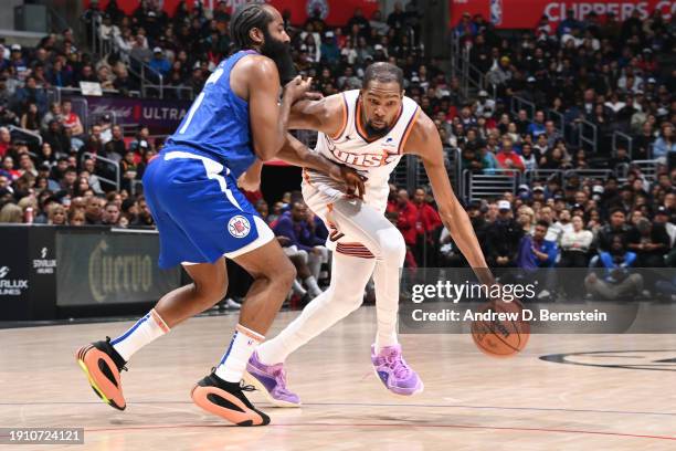 Kevin Durant of the Phoenix Suns dribbles the ball during the game against the LA Clippers on January 8, 2024 at Crypto.Com Arena in Los Angeles,...