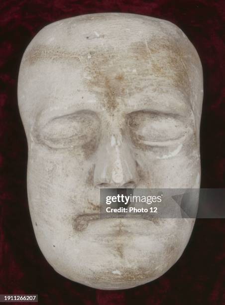 Napoleon I's death mask, made by docteur Arnott in May 1821. Scale model in plaster .