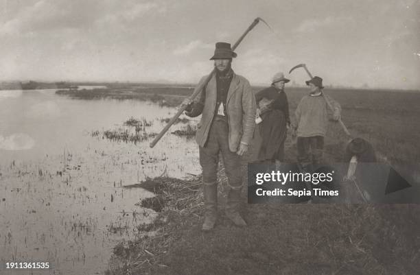 Coming Home from the Marshes, from 'Life and Landscape of the Norfolk Broads' Book Peter Henry Emerson, English , English , 1856-1936, 7 9/16 x 11...