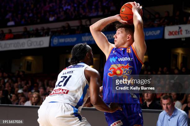 Ian Clark of United guards Dejan Vasiljevic of the 36ers during the 2nd quarter of the round 14 NBL match between Adelaide 36ers and Melbourne United...