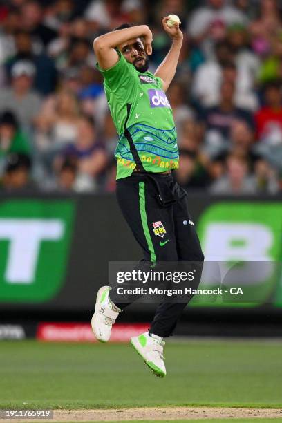 Imad Wasim of the Melbourne Stars bowls during the BBL match between Melbourne Stars and Sydney Sixers at Melbourne Cricket Ground, on January 06 in...