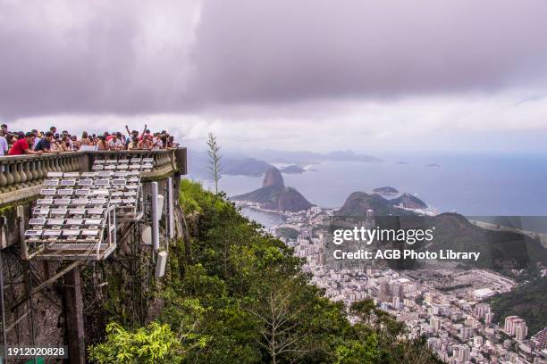 Up Close Rio 32 Christ The Redeemer Rio Close Up Stock Photos, High-Res Pictures ...