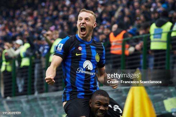 Davide Frattesi of FC Internazionale celebrates after scoring his team's second goal during the Serie A TIM match between FC Internazionale and...