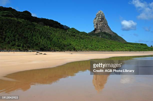 Praia do Meio, Morro do Pico, Fernando de Noronha, Pernambuco, Brazil.